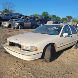 1992 CHEVY CAPRICE 350..ONLY PARTS..SOLO PARTES..8,3,2-5,4,0-1,3,3,3 EL TOPO 
