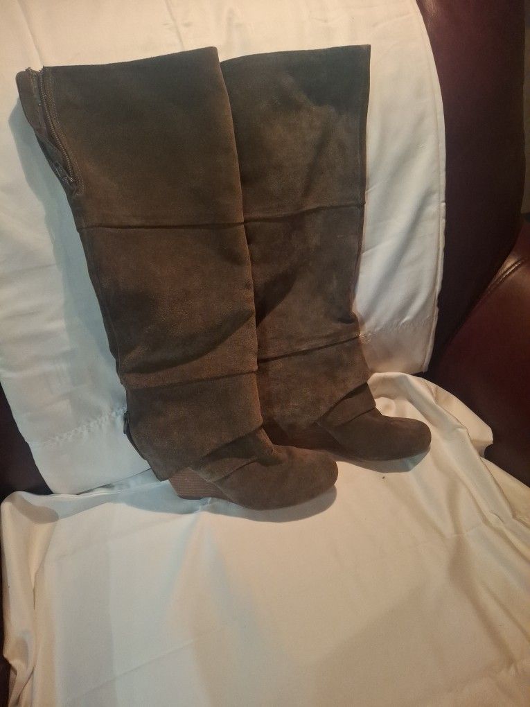 Fergie Fallen Women Knee Hi Boots 