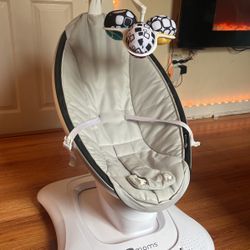 MamaRoo 4moms Swing