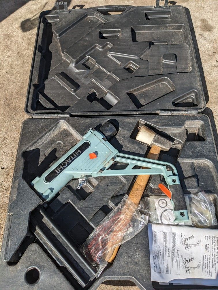 2" Flooring Cleat Nailer
NT50AF
Metabo - Hitachi
