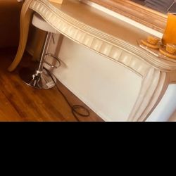 Nice decor table for room oh living room