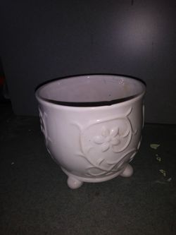 Small desk size flower pot