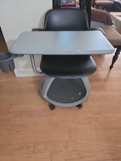 Mobile classroom/tablet-arm chair-desk