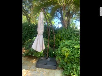 LARGE CANAPY UMBRELLA Only $50 must be picked up by this weekend in Kendall