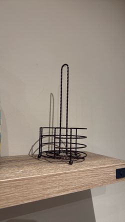 Paper towel rack
