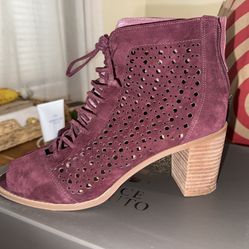 Vince Camuto Heals