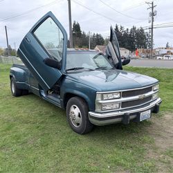 🔥 Custom 1991 Chevrolet 3500 Dually – Big Block Powerhouse 🔥