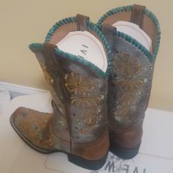 Wemen Boots Hand Crafted 