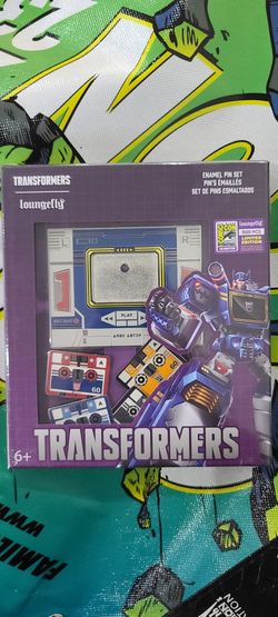 SDCC 2023 Exclusive Transformers Soundwave Pin Set