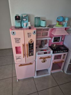 Girls little kitchen