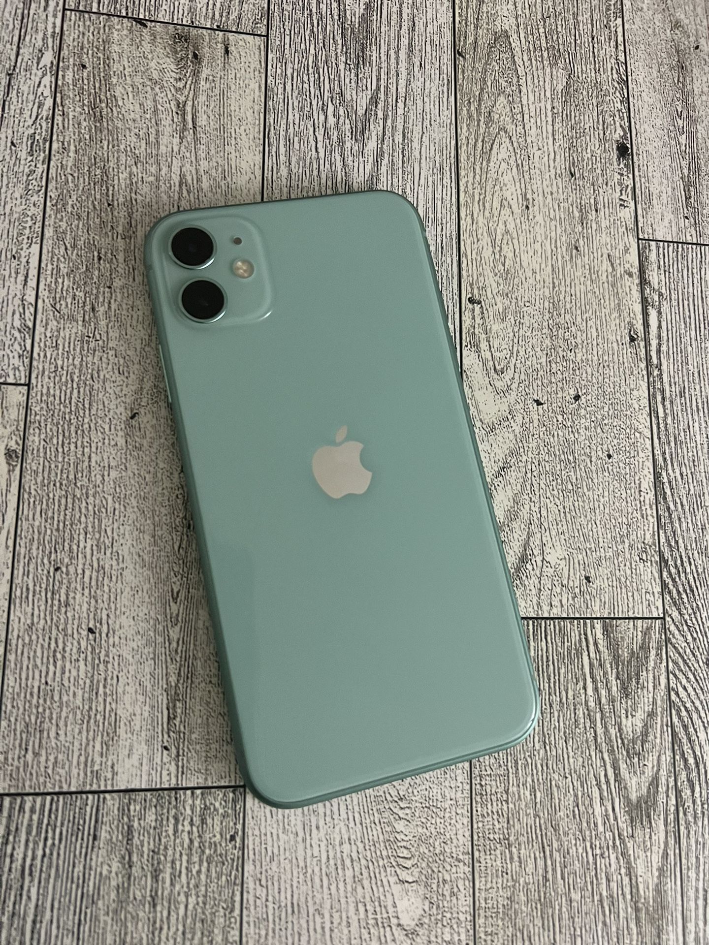 iPhone 11 (64GB)UNLOCKED /DESBLOQUEADO For All Carriers