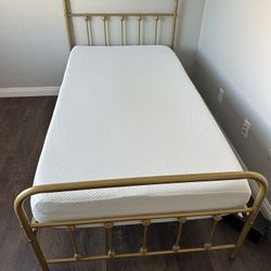 TWO Twin Beds With Mattresses 