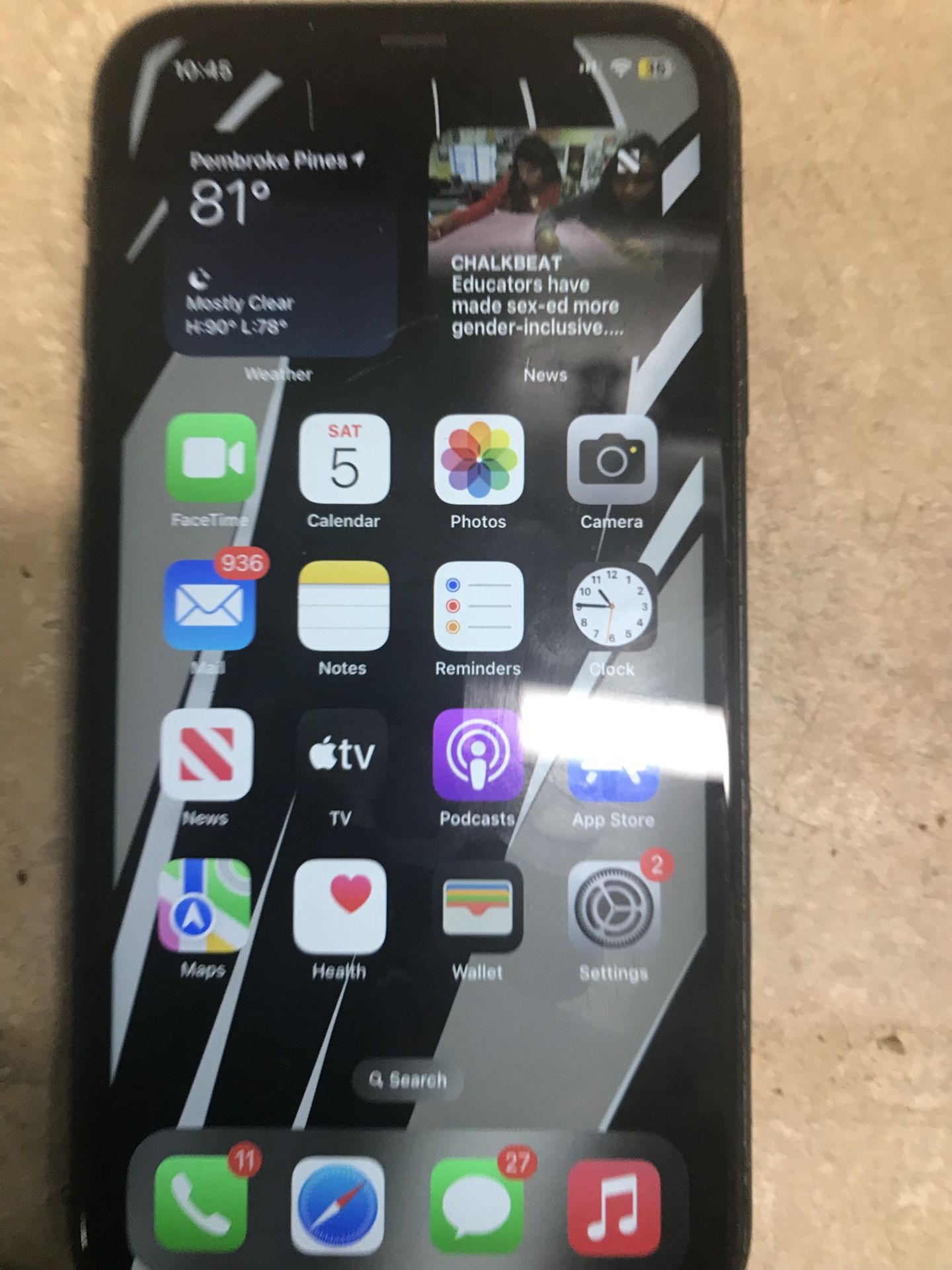 IPHONE 11 64 Go 