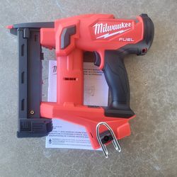 Milwaukee M18 Fuel ¼" narrow crown stapler 2749-20 (TOOL ONLY)...NEW_NUEVO $259 PRECIO FIJO_FIRM PRICE