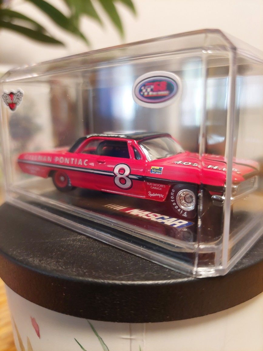 Action Racing 1962 Pontiac Gillman Catalina #8 Joe Weatherly