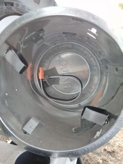 Lot of 6 HALO brand recessed lighting housings