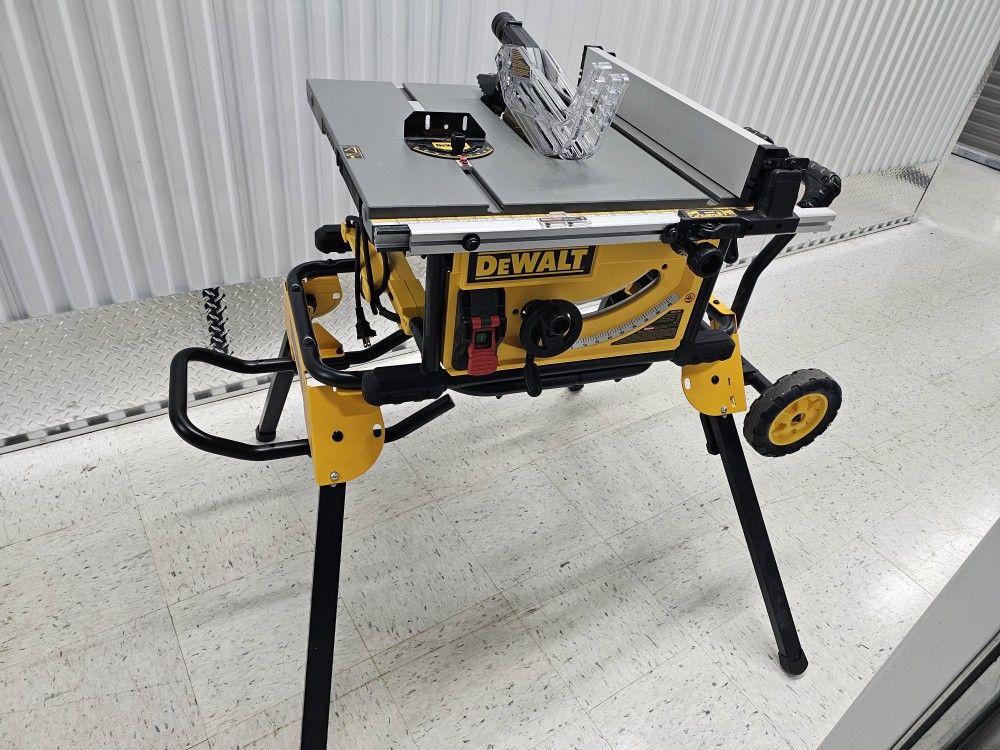 Dewalt 10" Table Saw With Foldable Mobile Base