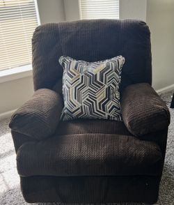 Fabric Power Recliner – Good Condition – Orange, CT