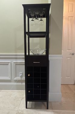 Contemporary wine rack