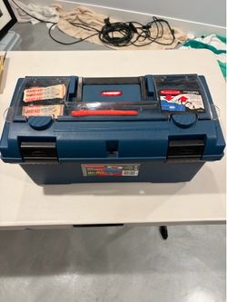 Rubbermaid tool box, with lot of tools