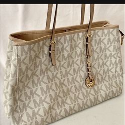 Large Off White Michael Kors Signature Logo Bag 100% Authentic