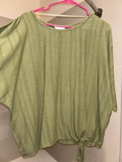 BRAND NEW***Green Boxy-Ribbed Tie-Front Blouse
