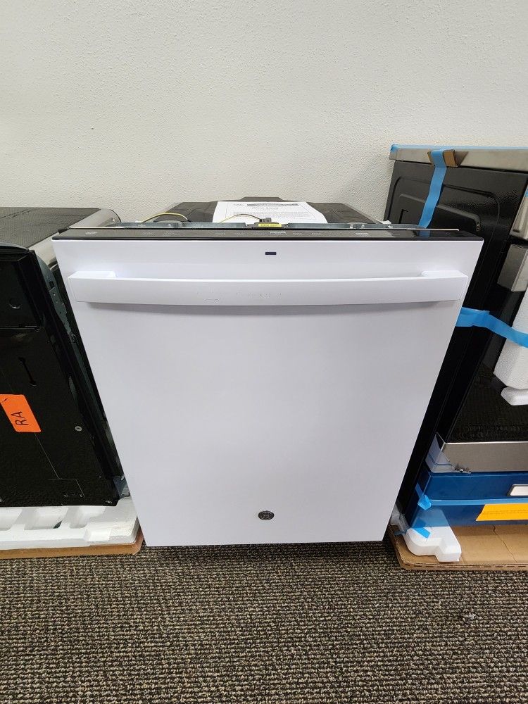 24 in, Top Control Built-In Tall Tub Dishwasher in White with 3rd Rackn Bottle Jets, and 45 dBA