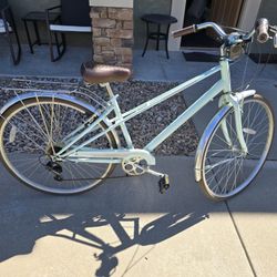 Schwinn Ladies Admiral 700c Adult Hybrid Cruiser Bike, Mint.

