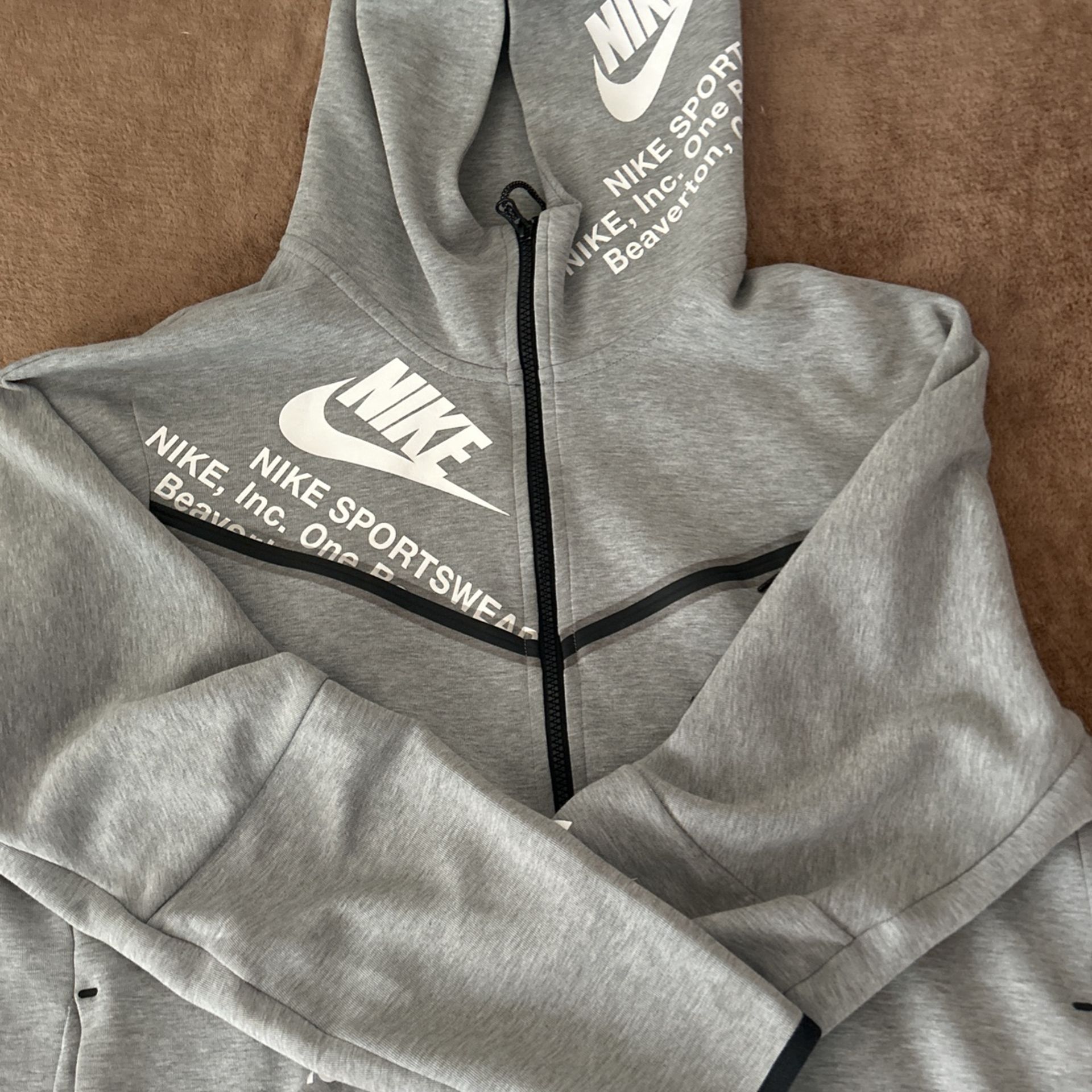 Nike Tech Fleece Graphic Full-Zip Hoodie Grey