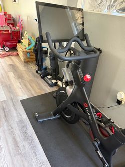 Workout bike station
