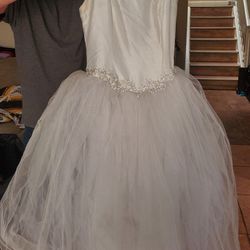 Gown Teen Priced To Sell Needs a Little Work And Dry Cleaned