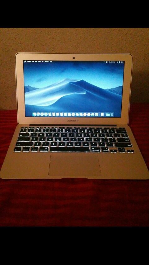 Macbook Air 11 inches 2013  1.3GHz Core i5 4GB RAM ️250GB SSD with charger! Everything works no issues! NEED GONE TODAY