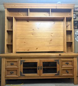 Entertainment stand