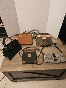 Ladies purse lot