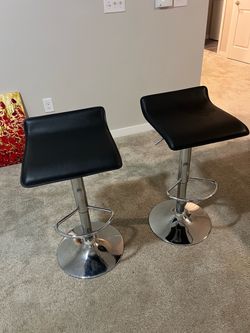 2 Black Barstools