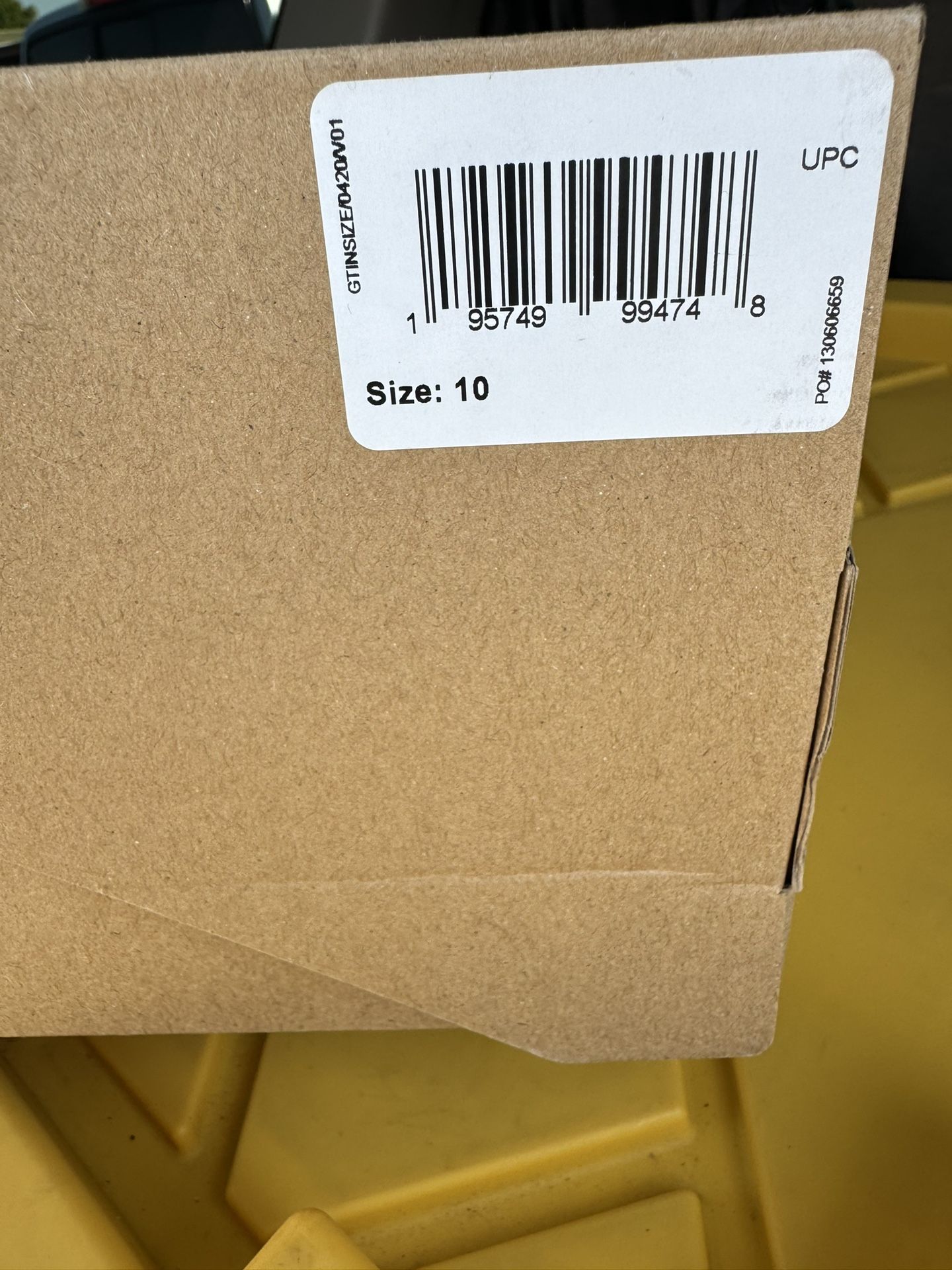 トイ  Yeezy Foam Runners