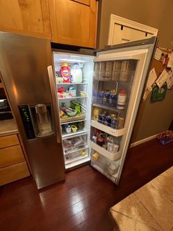 LG Refrigerator lots of space and Ice maker and filtered water