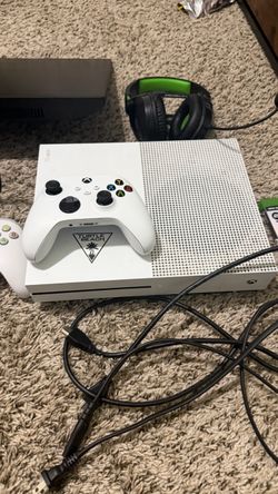 Microsoft Xbox One S Console 500Gb W 2 controllers and gaming headset plus Nintendo switch