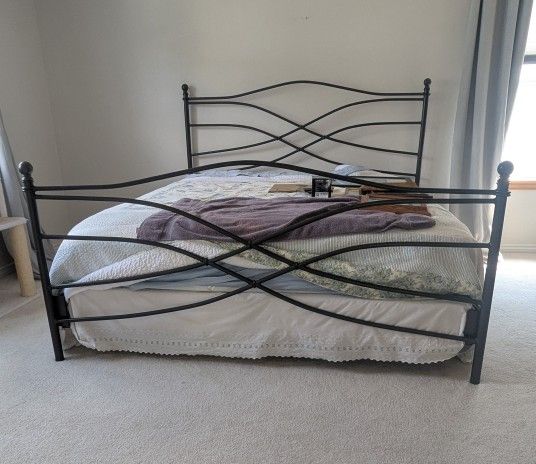 King Sizes Bed And Frame