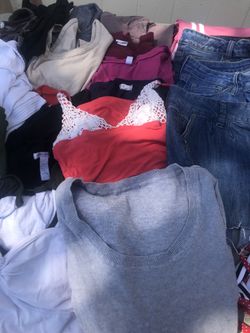 Ropa de mujer chico . Women’s clothes size small /medium