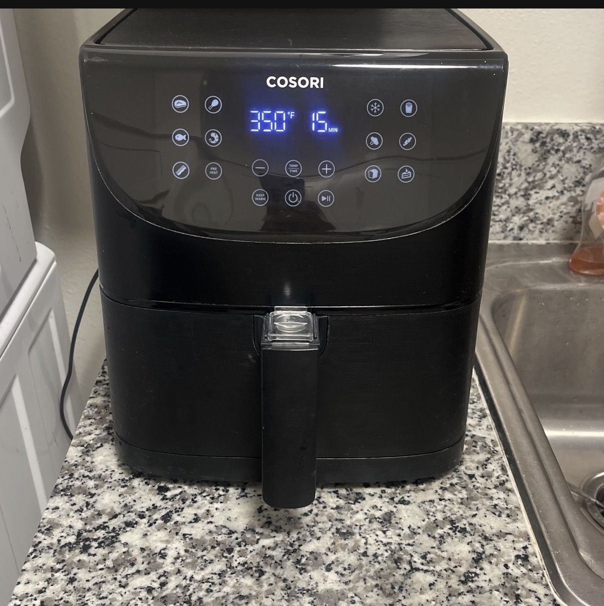 COSORI AIR FRYER 45$ OBO