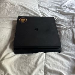 Like new 1TB ps4 COMES WITH ALL CORDS AND 1 CONTROLLER