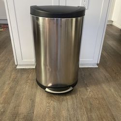 Simple Human Trash Can 