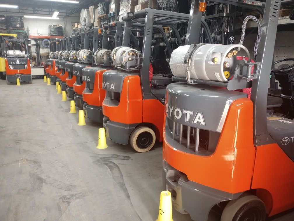 FORKLIFT TOYOTA CATERPILLAR YALE