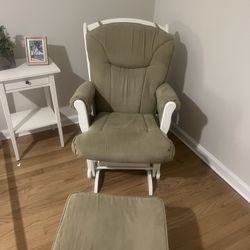 Rocking chair w/ Foot Stool