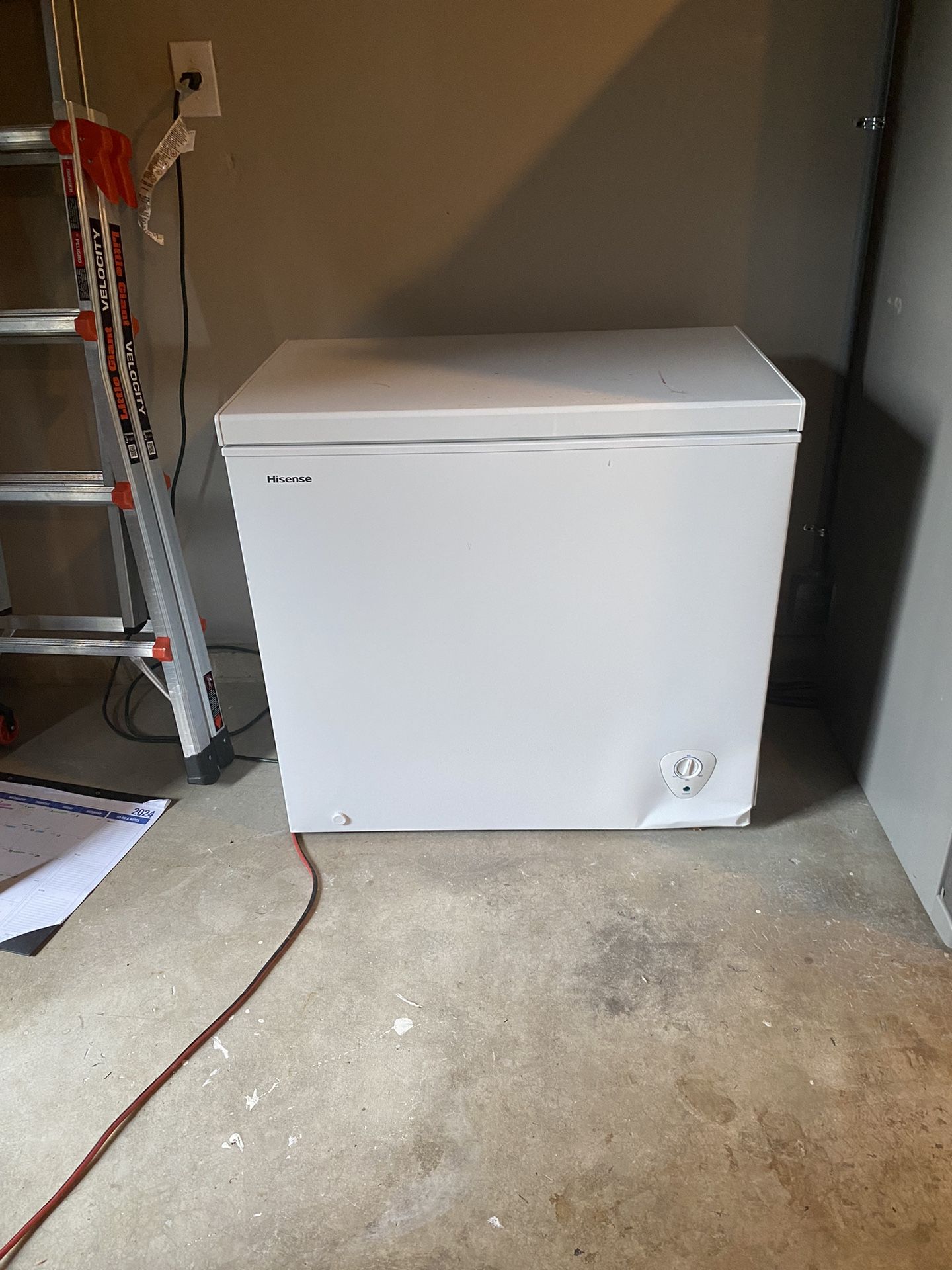 Hisense 7 Cubic Ft Chest Freezer