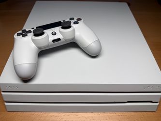 Destiny 2 Limited Edition PlayStation 4 Pro Bundle