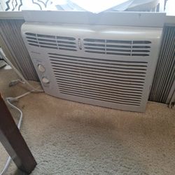 Window Air Conditioner 