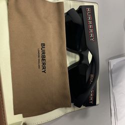 Burberry Men shades 