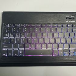 Wireless Bluetooth Color LED RGB Keyboard , Like New 